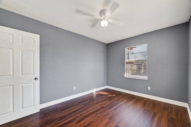 Building Photo - 3807 Love St