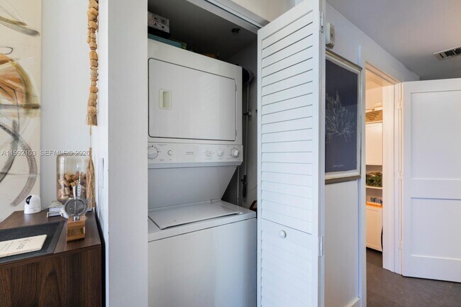 Building Photo - 3339 Virginia St