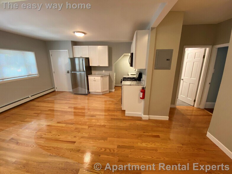 Building Photo - 73 Hall Ave