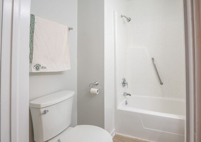 Building Photo - COZY,  FURNISHED OFF-SEAON MONTHLY RENTAL