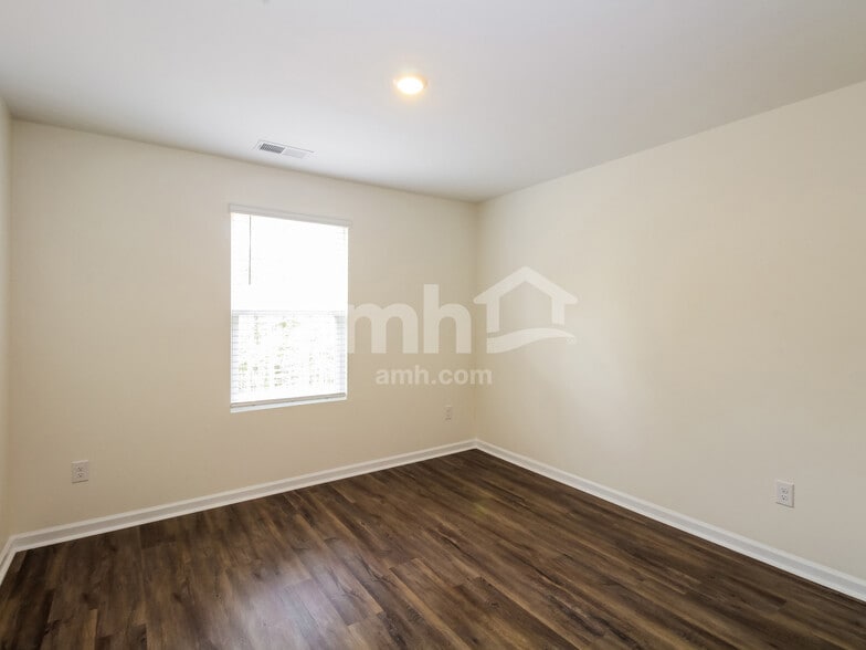 Building Photo - 1393 John Swann St