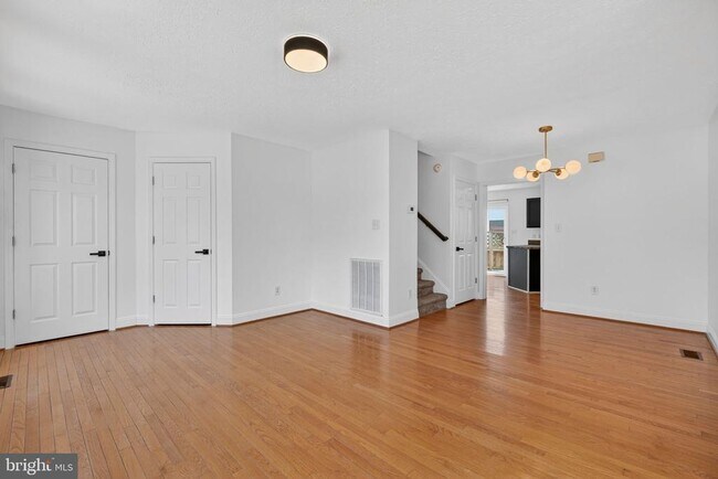 Building Photo - 1609 Airport Ave