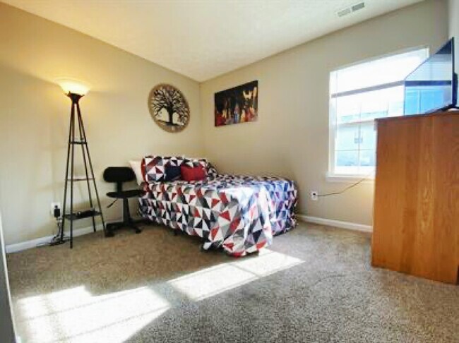 Building Photo - 5218 Malik Dr