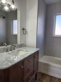 Building Photo - Townhome (end unit) with 2 bedrooms, 1.5 bath