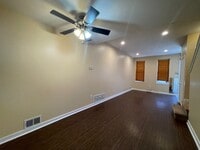 Building Photo - Freshly Renovated 2 Bedroom 1 Bath a block...