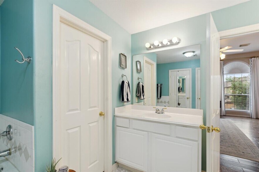 Building Photo - 7606 N Linpar Ct