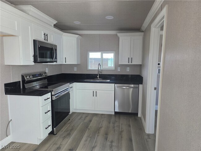 Building Photo - 1611 E Gamebird Rd