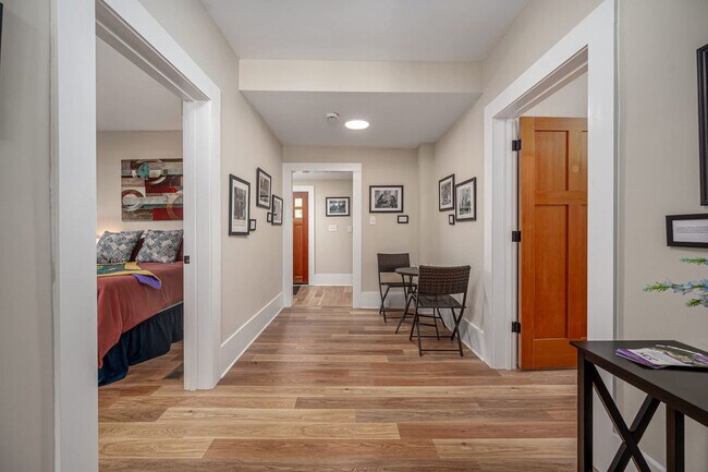 Building Photo - 500 W Rosemary St