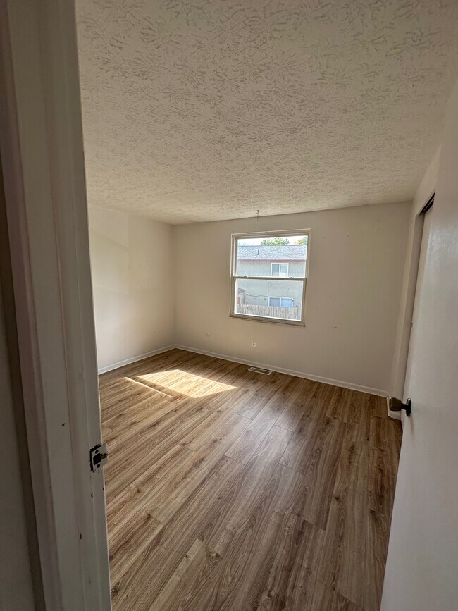 Building Photo - 2448 Burgandy Ln