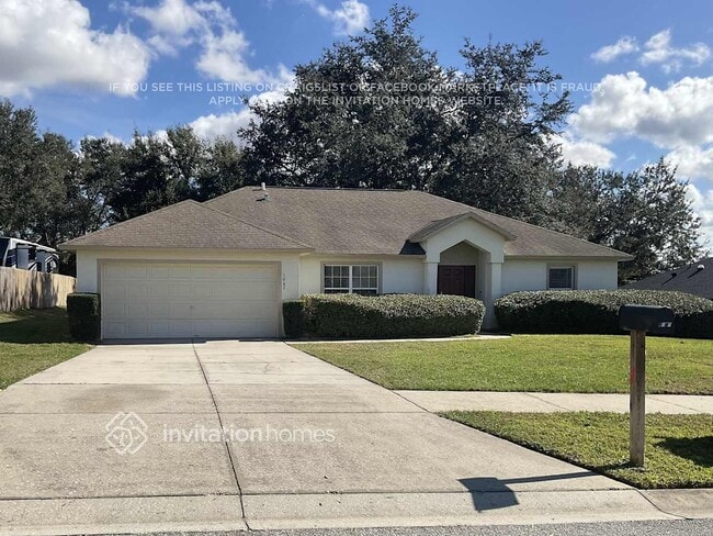 Building Photo - 1047 Lakeview Oaks Dr