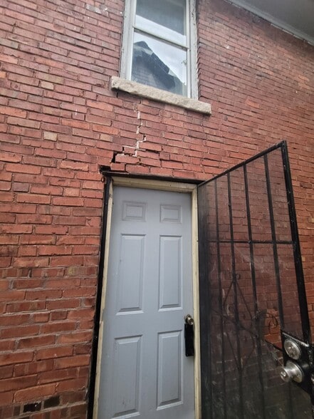Building Photo - 1908 N Union St