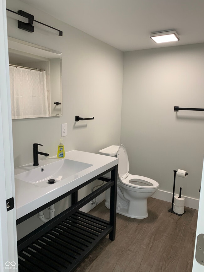 Building Photo - 9271 Mallard Dr