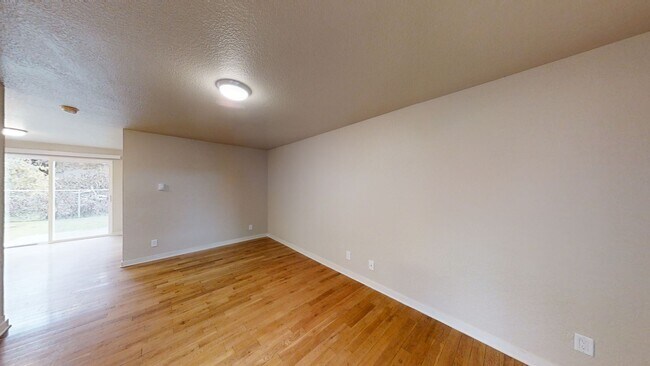 Building Photo - 1722 C Pl SE