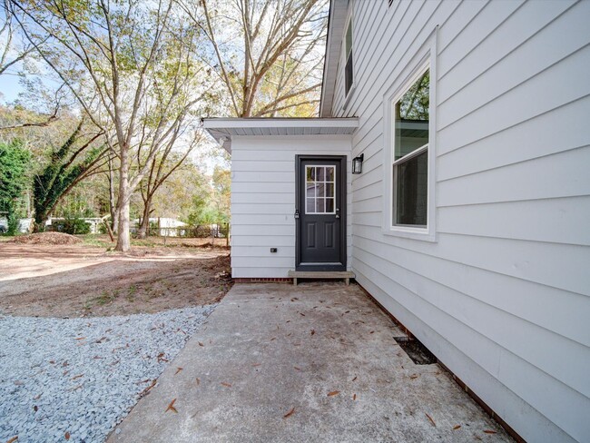 Building Photo - Newly remodeled 3 BR / 2 BA in Wadesboro !