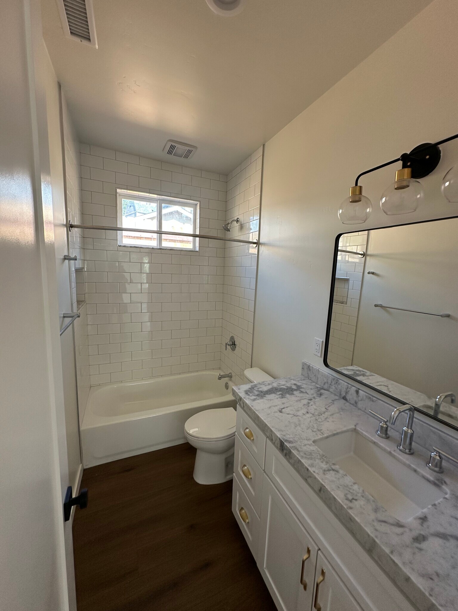 Hall / common bath - 9646 Caminito de Maria