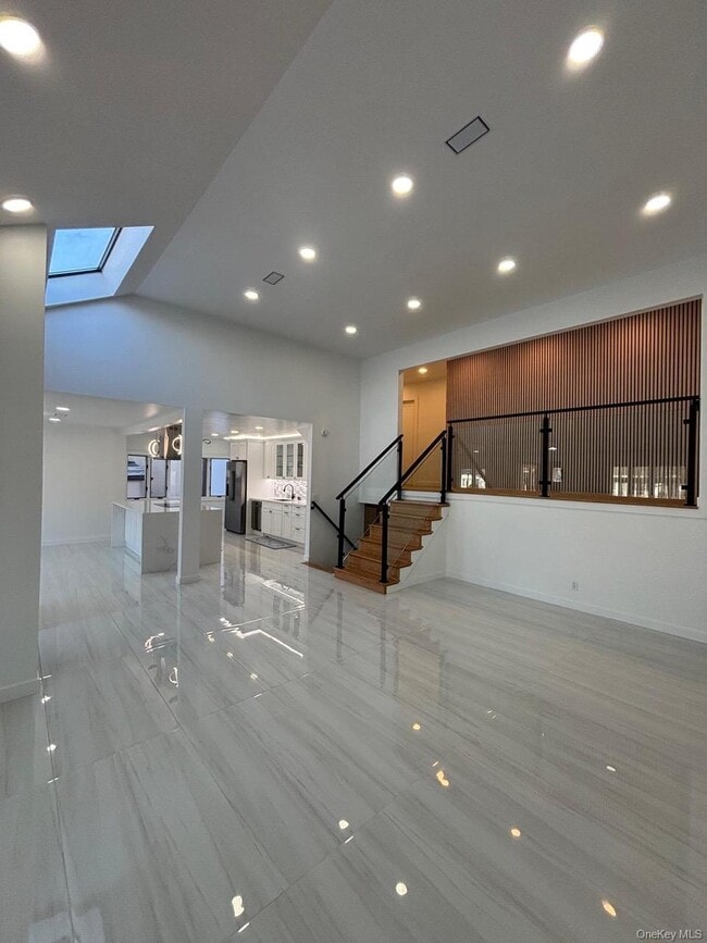 Building Photo - 791 Longview Ave