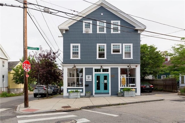 Building Photo - 186 Carpenter St
