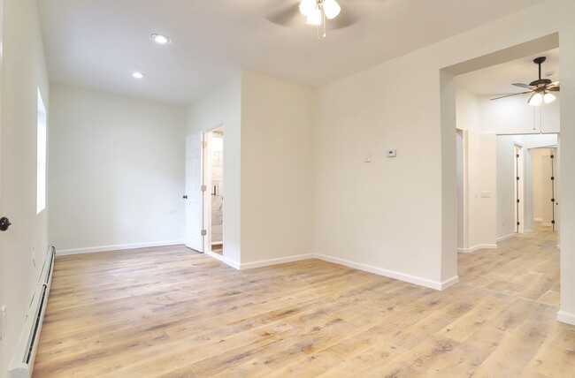 Building Photo - 206 48th St