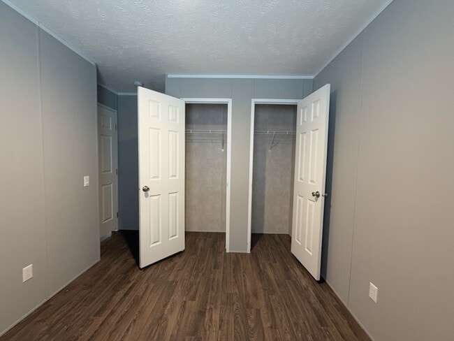 Building Photo - 38064 Leverette Ave