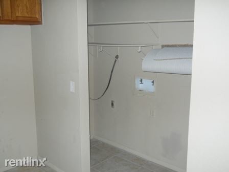 Building Photo - 3 br, 1 bath House - 637 S Miller Rd