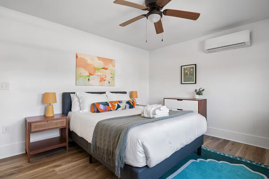 Building Photo - 4995 Chateau Ave