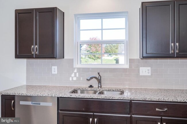 Building Photo - 192 Ludgate Mnr