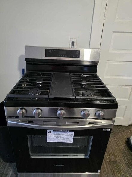 Building Photo - 110 Schuler St