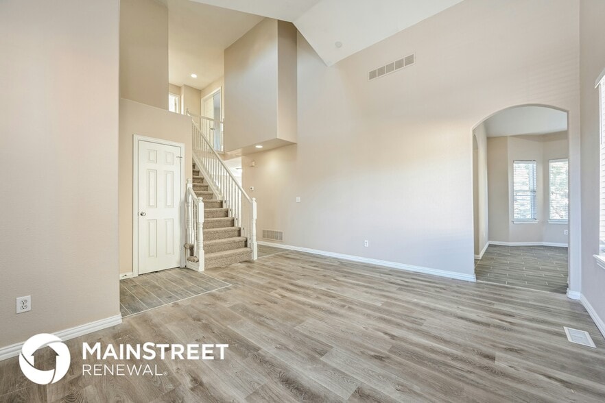Building Photo - 2911 S Tower Way