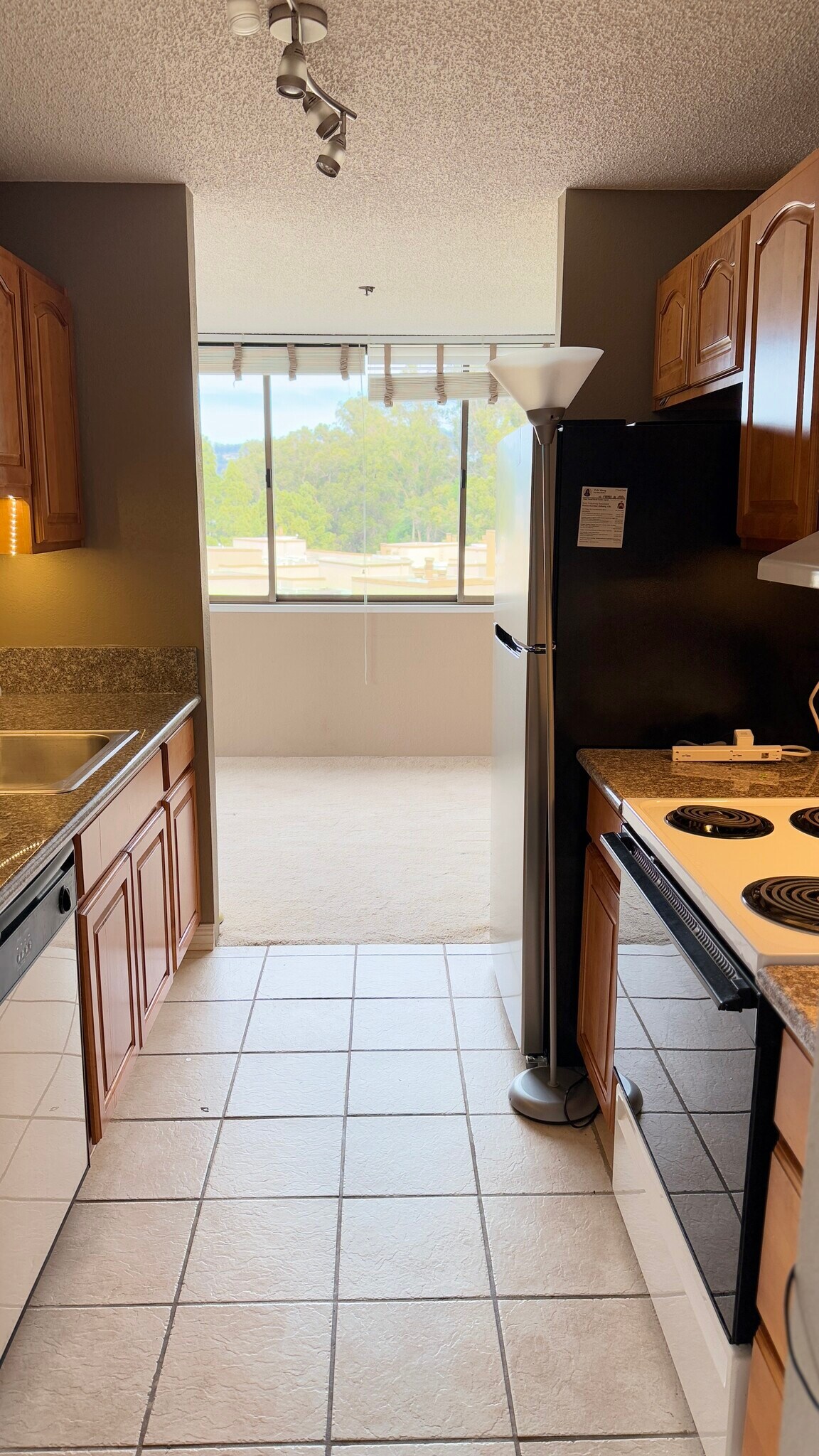 Building Photo - 555 Pierce St