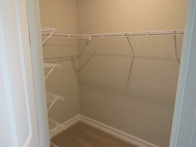 Building Photo - NEWER HOME located in desirable Palencia
