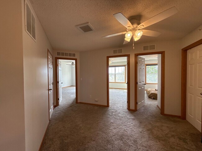 Building Photo - 14649 Sapphire Way
