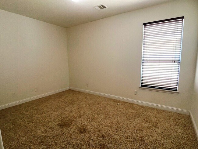Building Photo - 16014 Peach Bluff Ln