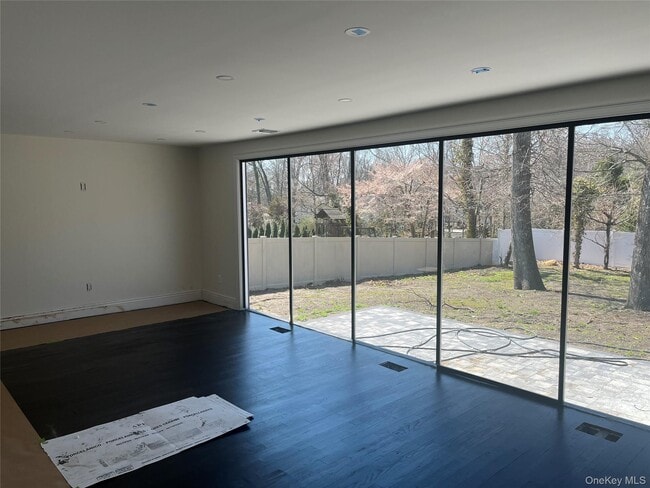 Building Photo - 28 McCulloch Dr