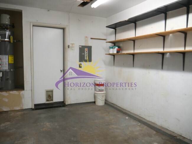 Building Photo - 5226 Hemlock St