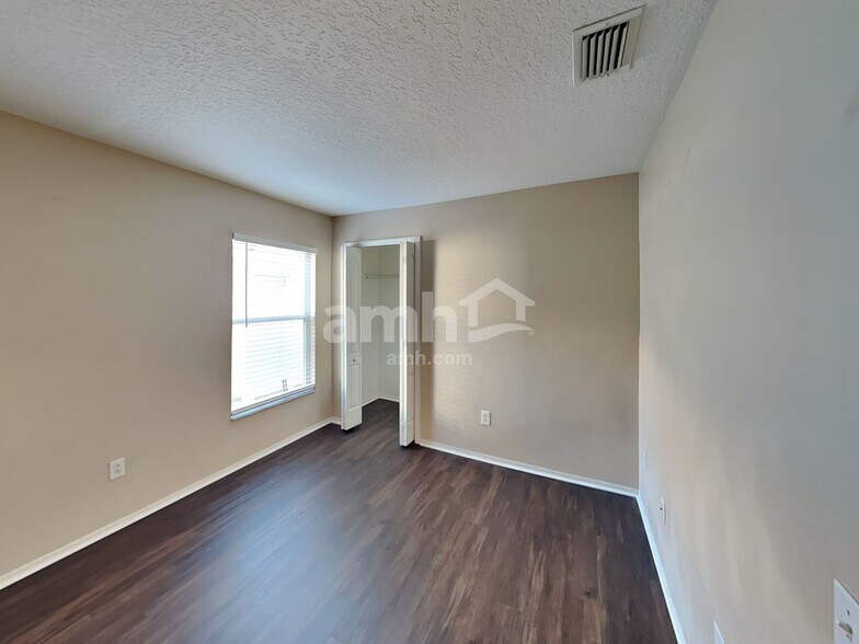 Building Photo - 10524 Walker Vista Dr