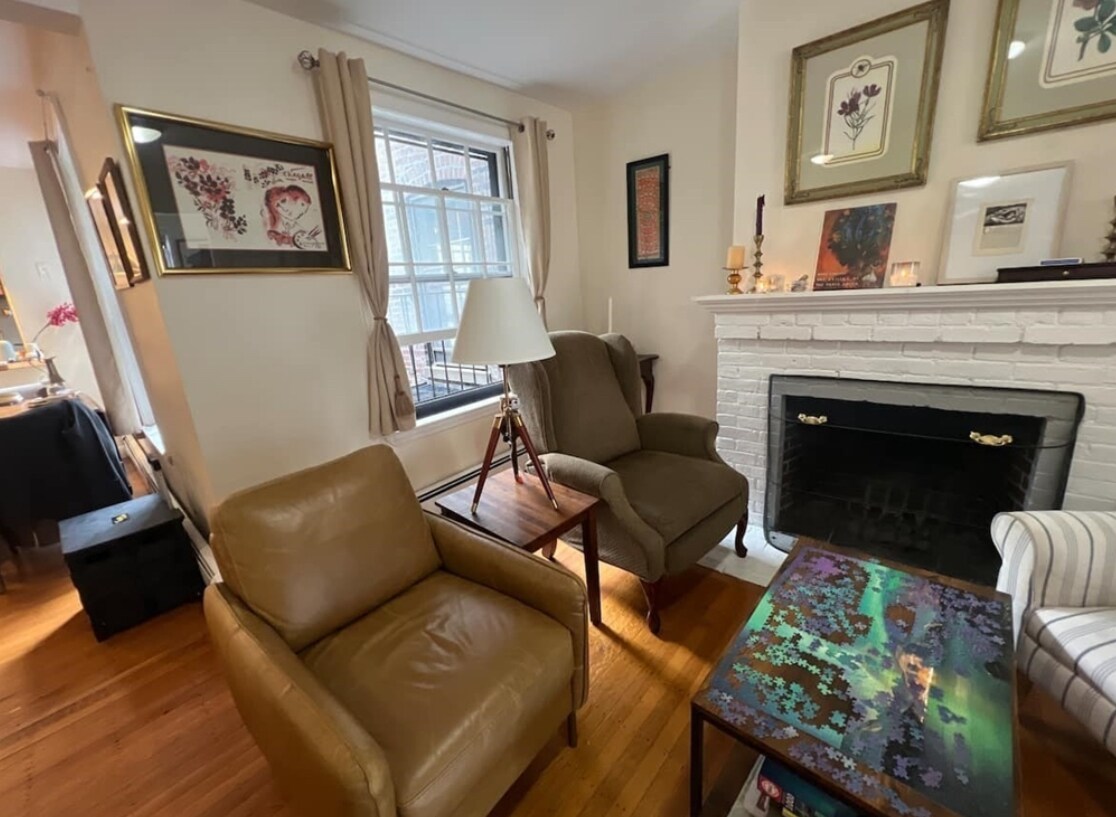 Building Photo - 1471 Beacon St