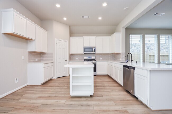 Building Photo - 2642 Settler Hl Dr