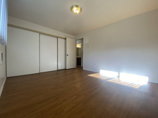 Building Photo - 2487 NE Kerr St