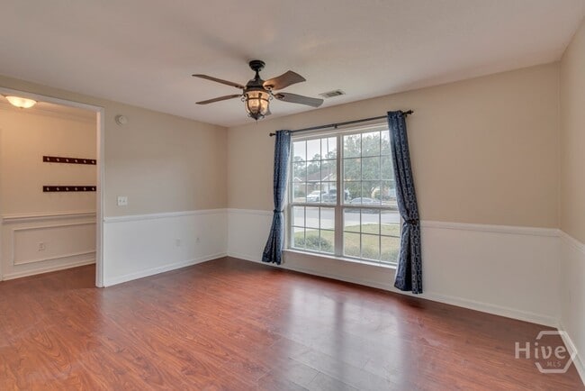 Building Photo - 26 Bostwick Dr