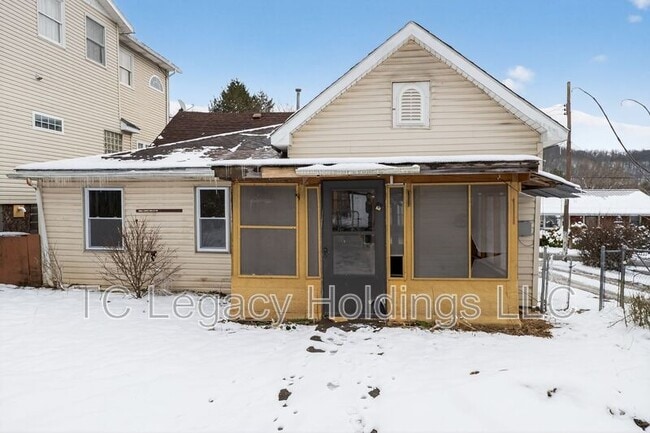 Building Photo - 218 George St