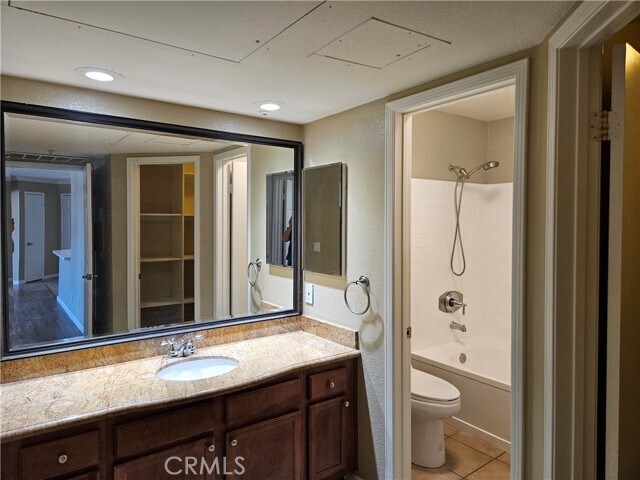 Building Photo - 1030 Vista Del Cerro Dr