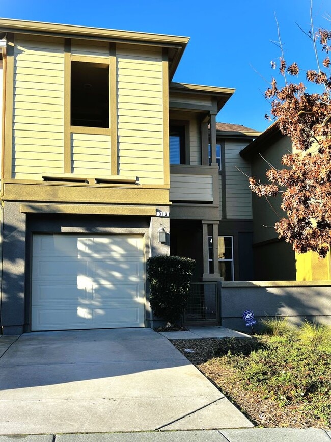 Building Photo - 313 Jacquelyn Ln