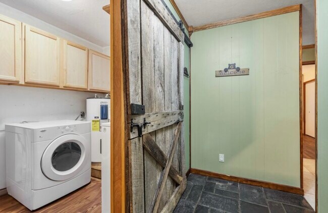 Building Photo - 3626 Pittman Center Rd