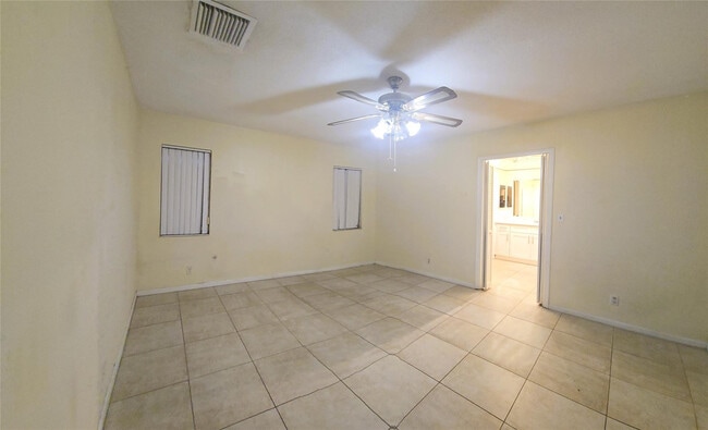 Building Photo - 7450 SW 15th St