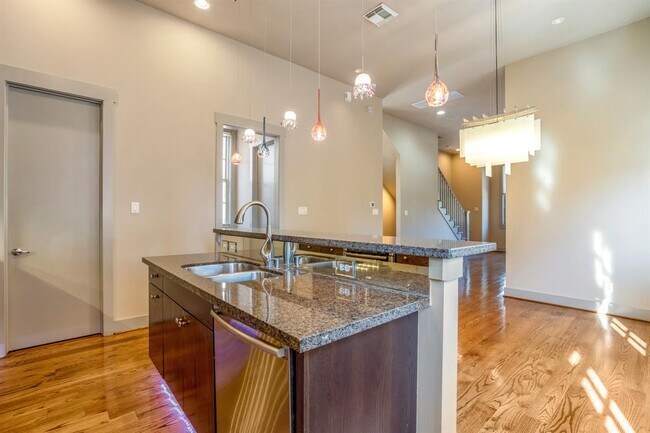kitchen - 1316 Hadley St