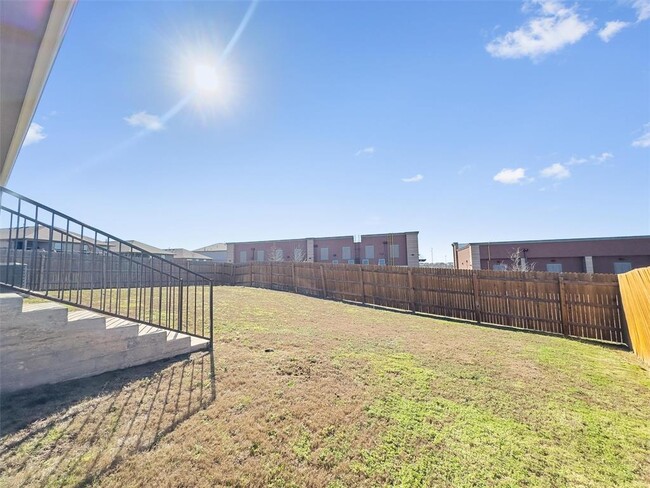 Building Photo - 124 Brody Ln