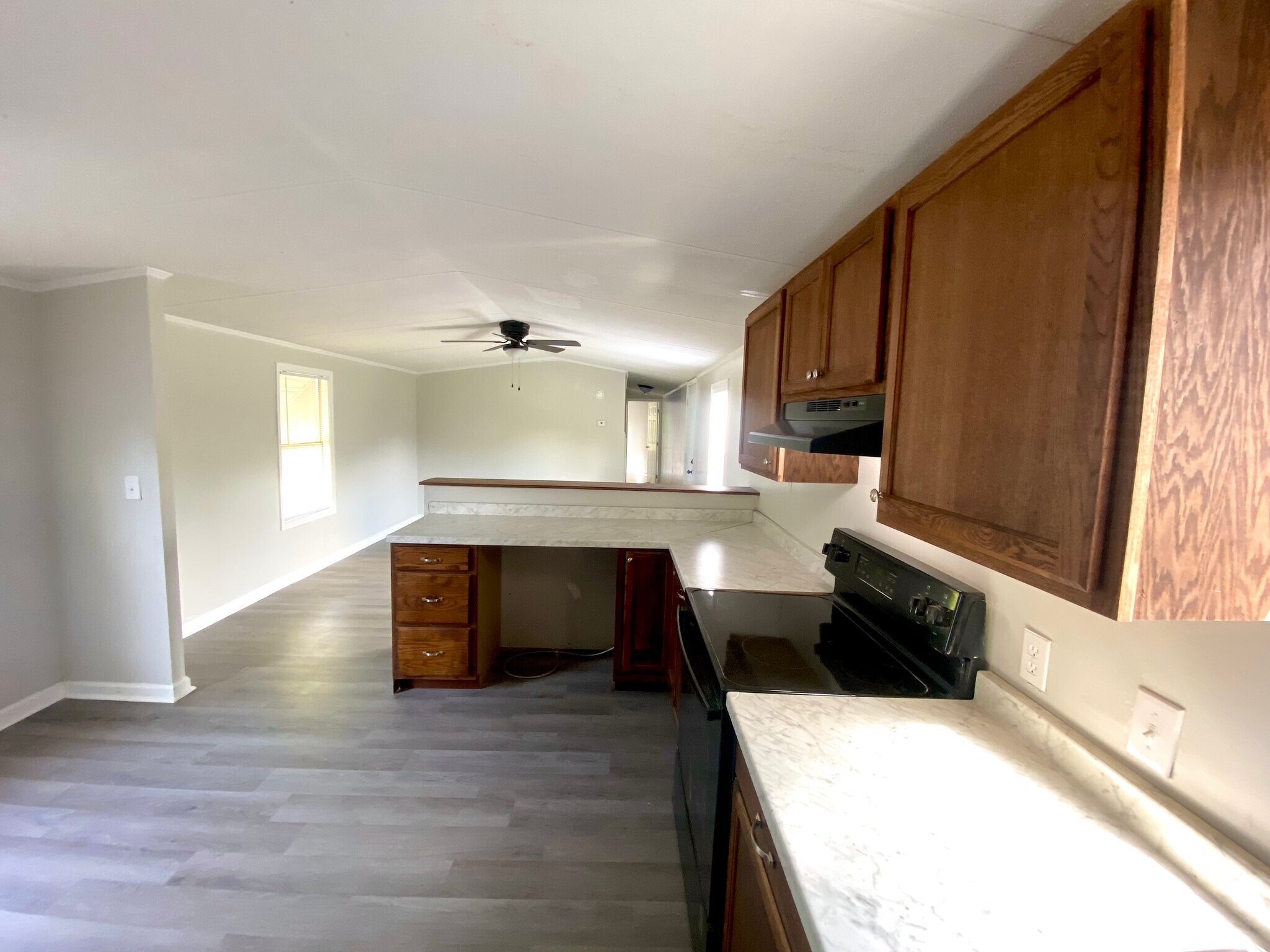 Building Photo - 102 Persimmon Dr