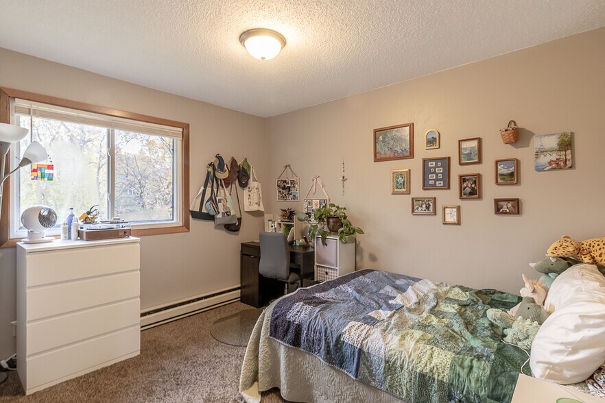 Building Photo - 202 Balcerzak Dr