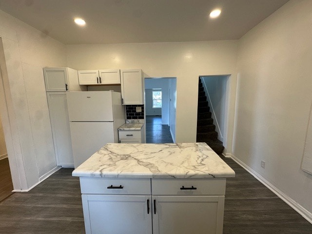 Building Photo - 41 S Oakley Ave