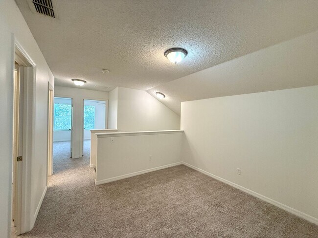 Building Photo - Nice 4/2 Two-Story Home in Seminole County...